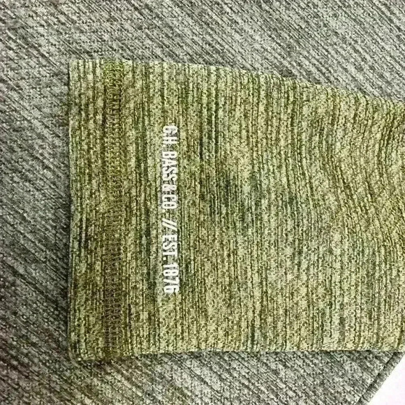 GH Bass and Co. Size: Large - 1/4 Zip Pullover Color: Scarab Green - Picture 3 of 3